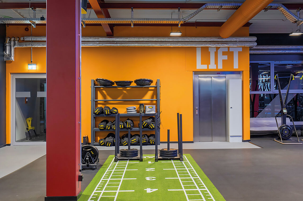 Wer sich auf ein HYROX-Rennen vorbereiten will, hat dazu auch die Gelegenheit Der Hyrox-Bereich im Iron&Soul in Köln